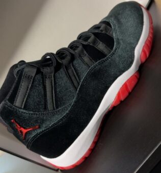 Air Jordan 11 WMNS Exclusive “Bred Velvet” (Men)